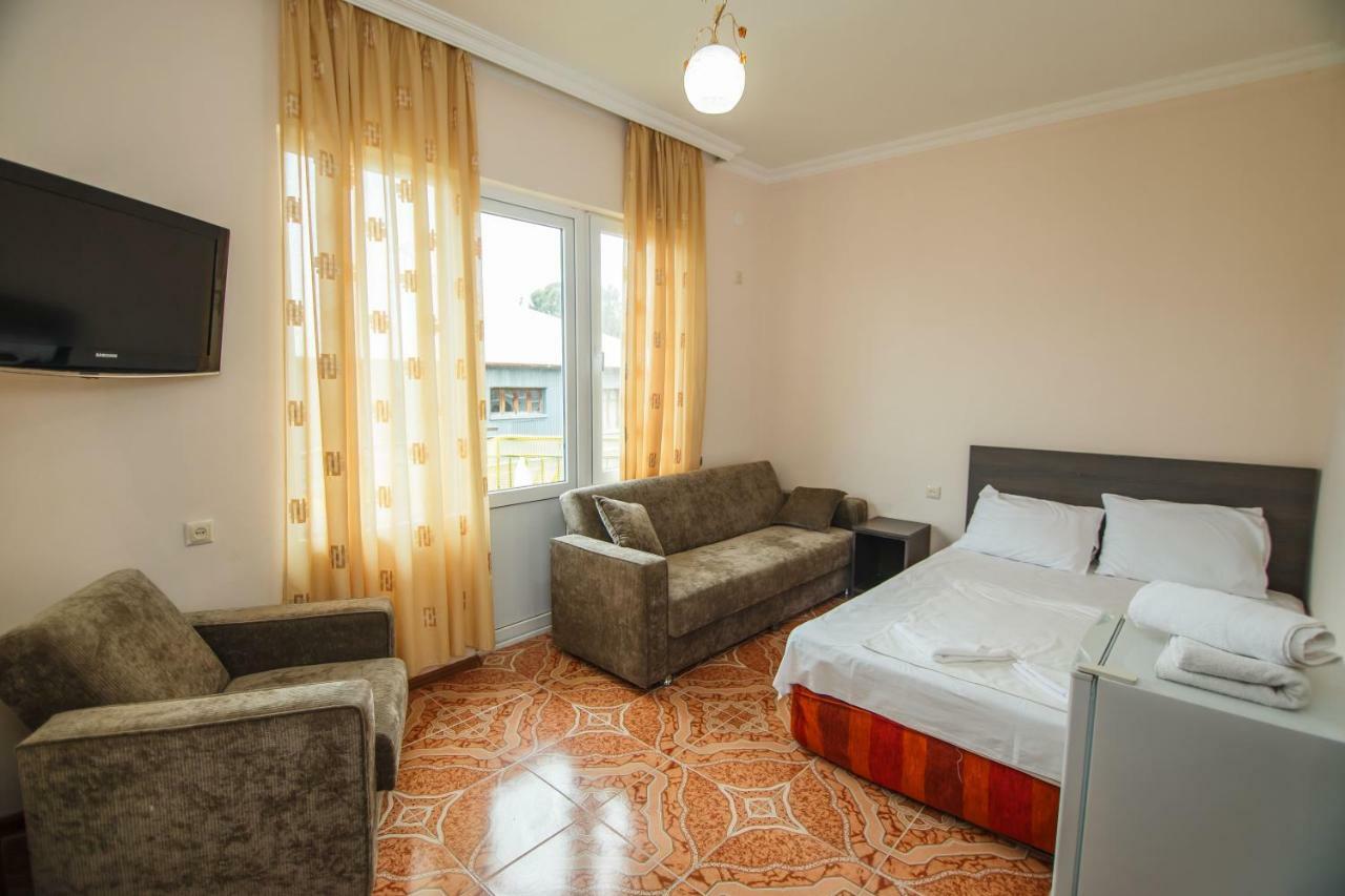 Guest House Nia Gonio Exterior photo